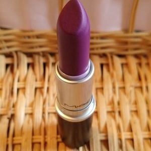 MAC A44 Heroine Matte Lipstick